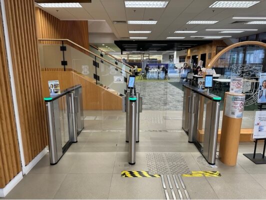 face id gate g floor